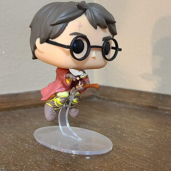 Harry Potter - Funko Pop - #31 Harry on Broom catching Snitch - Picture 2 of 3